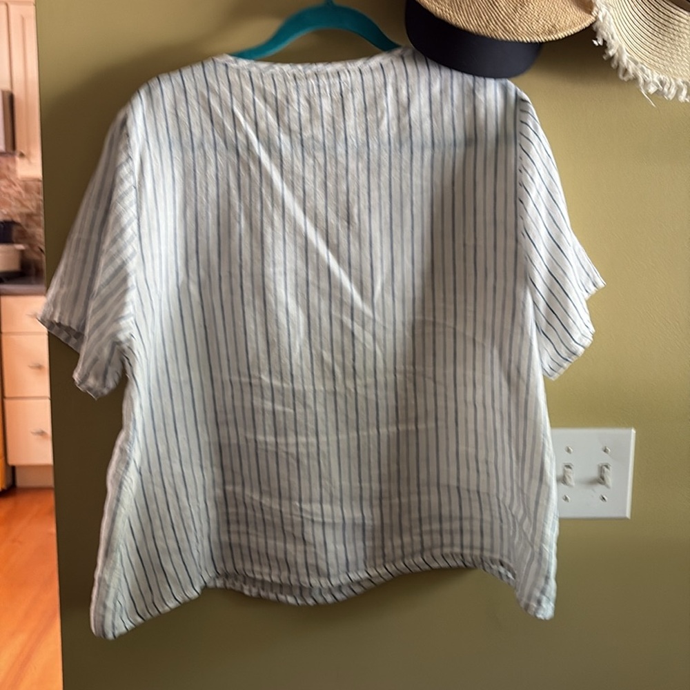 FLAX Linen V-Neck Short Sleeve Boxy Top, White Blue, M - Picture 3 of 5
